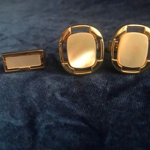 Cuff Links and Tie Clip Vintage Pioneer